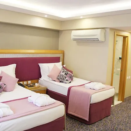 Hotel Carlton Old 4*