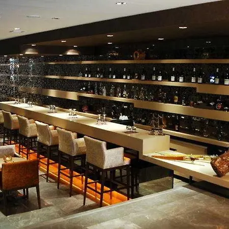 Carlton Old Hotel 4*