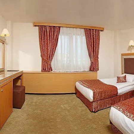Carlton Old 4*